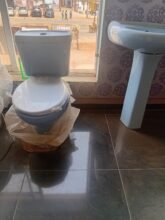 CLOSE COUPLE GOLDEN TWYFORD BLUE