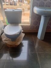 CLOSE COUPLE GOLDEN TWYFORD BLUE